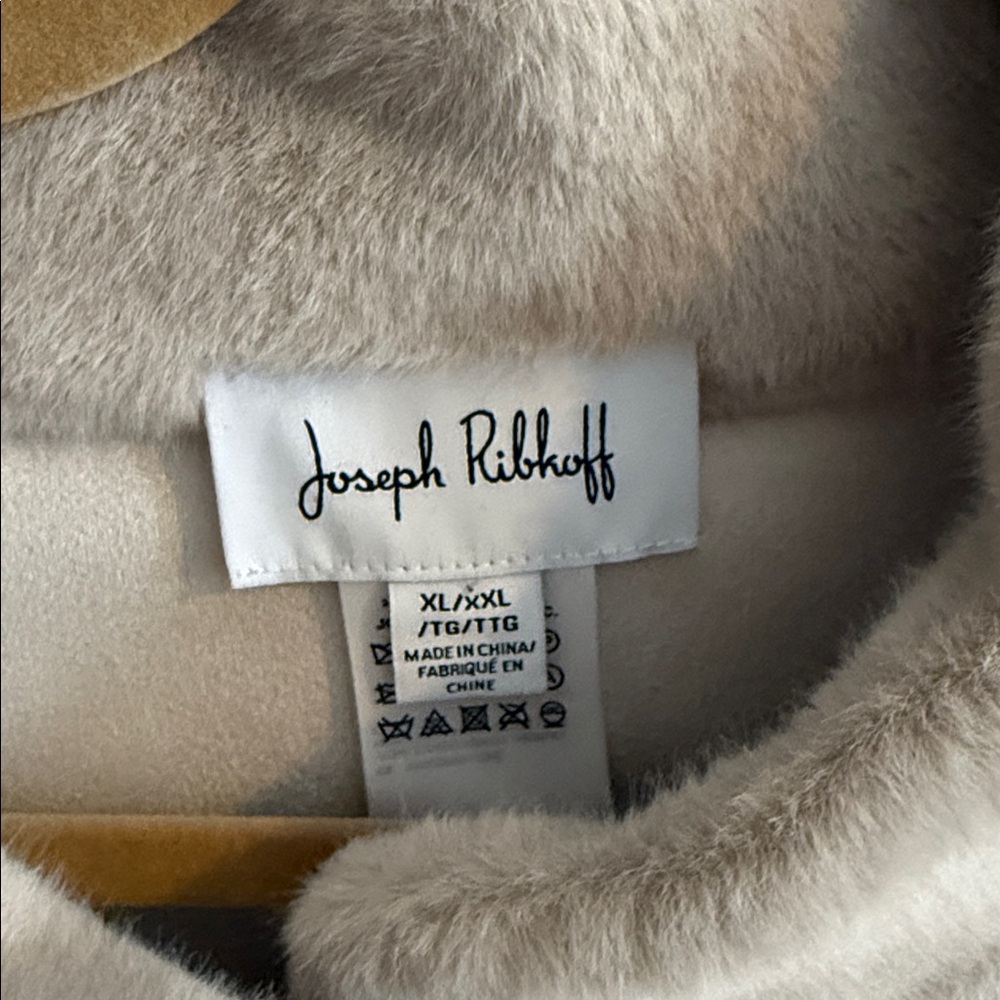 NWOT Joseph Ribkoff Cream Faux Fur Cape Jacket - Picture 2 of 5